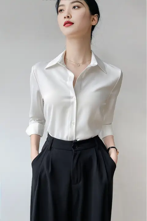 白いサテン仕立ての女性用シャツ【通勤・重ね着に最適】