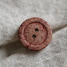 ヴィンテージ風 レッドボタン【再生素材・粒感付き・ロールエッジ・15mm】