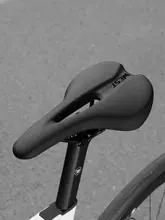 West Biking 山地・ロードバイク用短鼻サドル【中空デザイン・快適性】