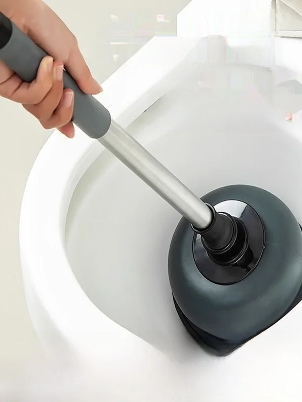 トイレ排ガス管が詰まるのは、本当に「清掃不足」のせい？プロが選ぶ強力洗浄ツールの真実