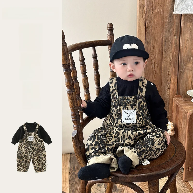 生後4ヶ月の服はどう選ぶ？豹紋のサロペットセットが解決する3つの悩み