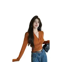 女性用 緑色長袖Tシャツ【春秋用・シンプルデザイン・着回ししやすい】