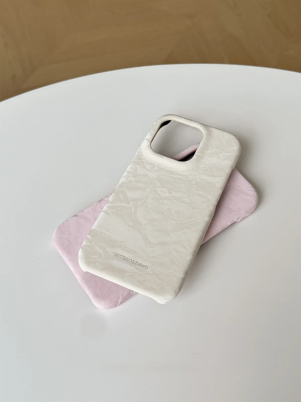 secondstudio 高級感のあるiPhone用ケース【国風サテン風デザイン・手作り本革・シンプルハードケース】