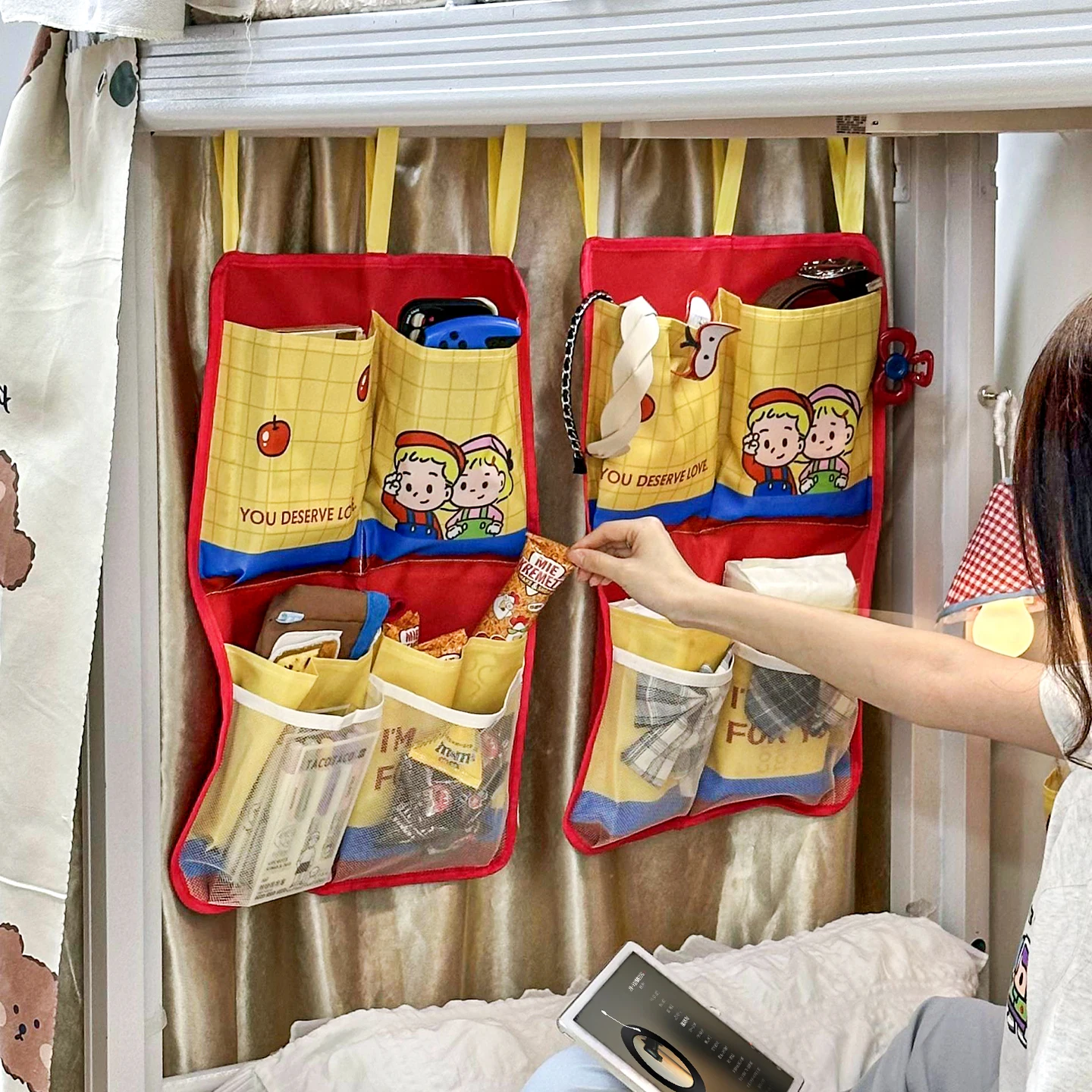 可愛い布製ティッシュ収納袋：一人暮らし用のベッド上掛け式収納の最適解