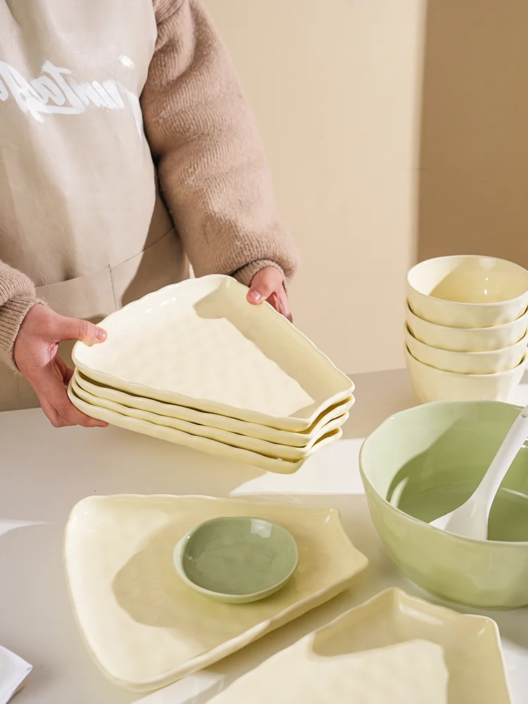 お正月のテーブルにどんな食器が合う？北欧風のシンプルさが心を癒す理由