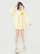 2点セット レディース シャツ スカート Vネック 立体フラワー イエロー 爽やか 秋 「KEIKO」
