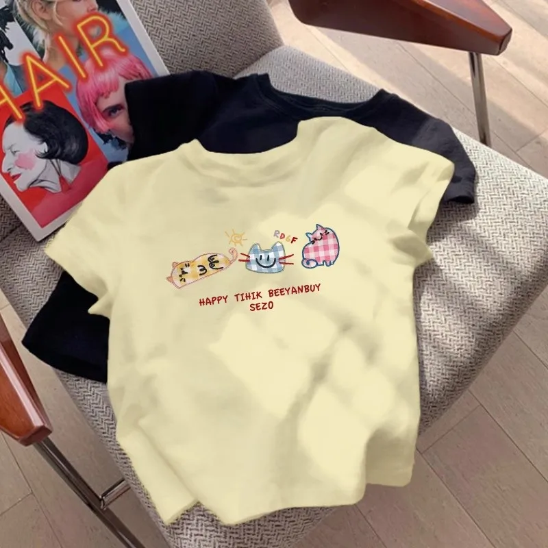 「tシャツ 小さい」はどうやって選ぶ？ミルクイエローの猫プリントTシャツが解決する、通勤と夏の悩み