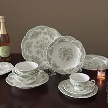 フランス風デザインの陶器製花柄プレート【浮彫りエッジ・グリーンローズ・カフェカップ・デザート皿】（セットアップ対応）