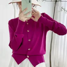 春秋用 レディース メタルボタン付き ニットカーディガン【ショート丈・カジュアルスタイル】