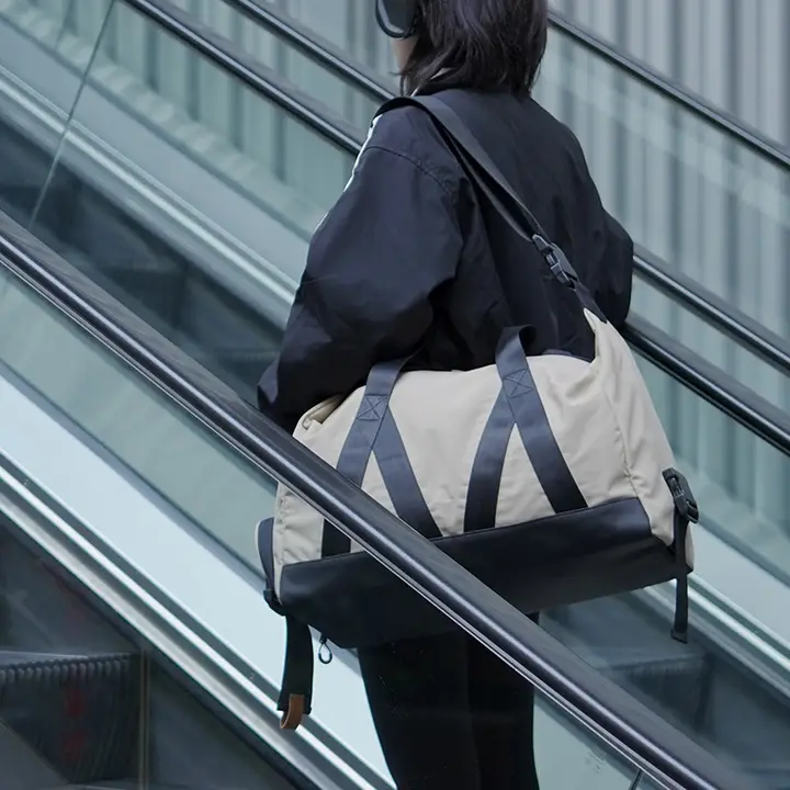 大容量で軽量なトラベルバッグ【男女兼用・旅行・ビジネス用】