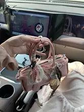 バタフライデザインのピンク本革ショルダーバッグ【通勤・多機能・ハンド・クロスボディ】