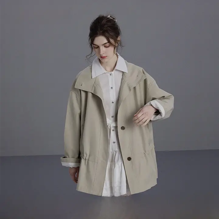 立ち襟デザインのドローストリングカジュアルコート【ワイドフィット・韓国風】