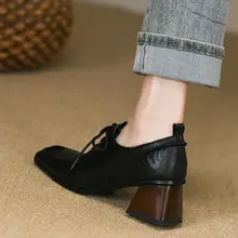 快適な黒のスクエアトゥミドルヒールパンプス【本革・太ヒール・深めのデザイン】