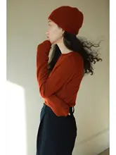 グレーのラウンドネックニットトップス【秋冬用・極上の柔らかさ・保温性】