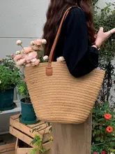 大容量の草編みトートバッグ【ビーチ・通勤用・バケツ型デザイン】（セットアップ対応）