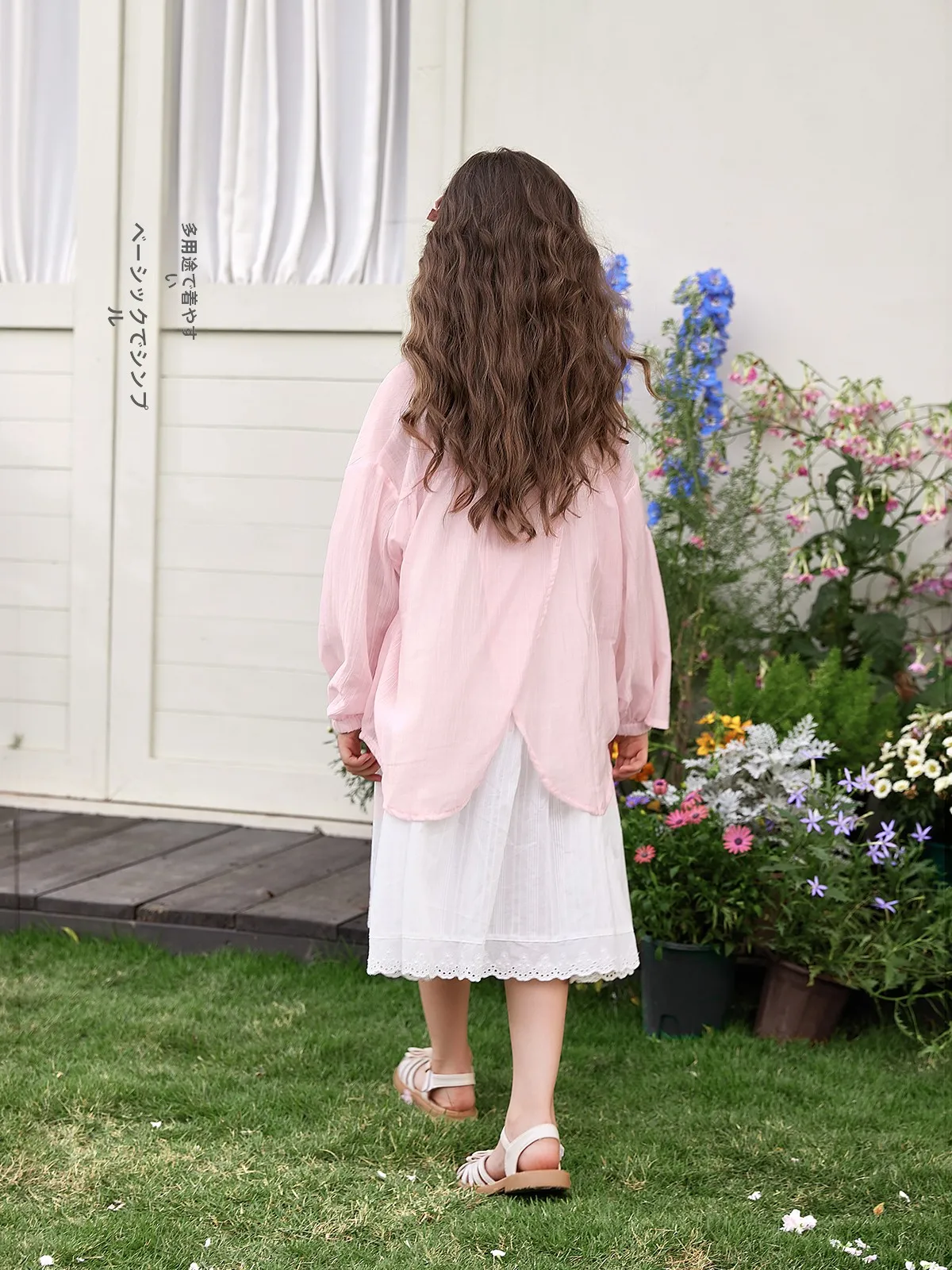 アウトドア タウンユースでどんな衣装がおすすめ？女の子用の夏用薄手カーディガンが解決する3つの理由