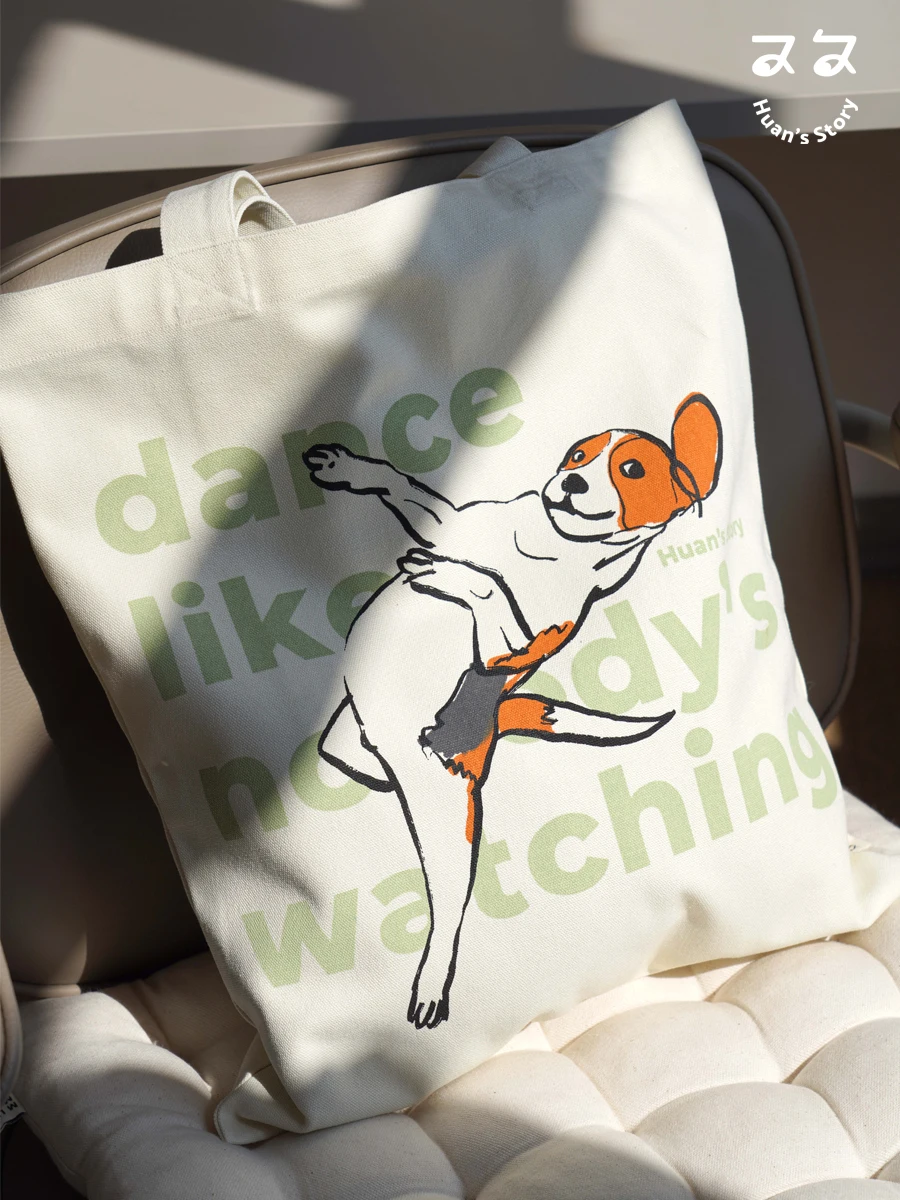 手描きビッグ犬トートバッグ：ハンドメイドのカジュアルスタイルと実用性を徹底解説