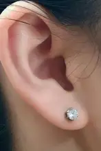 医療用チタン製シンプルデザインの耳飾り【キラキラのジルコニア・睡眠用・アレルギー対応】