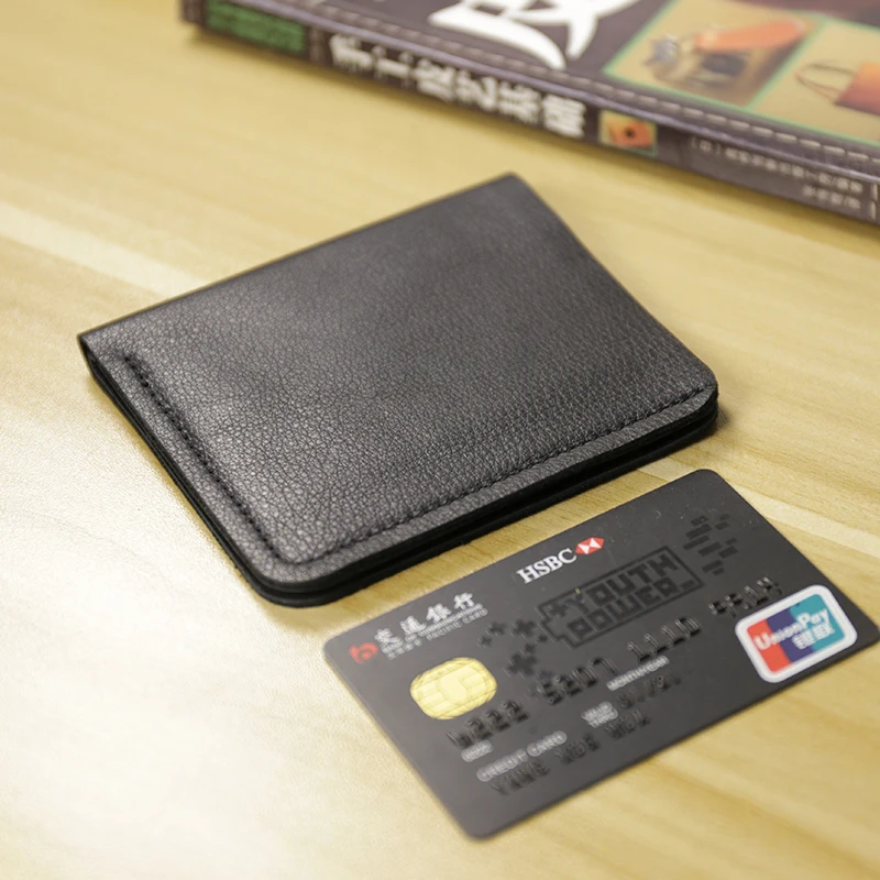 軽量財布とミニ財布、どちらが通勤に最適？実際の使い勝手を徹底比較