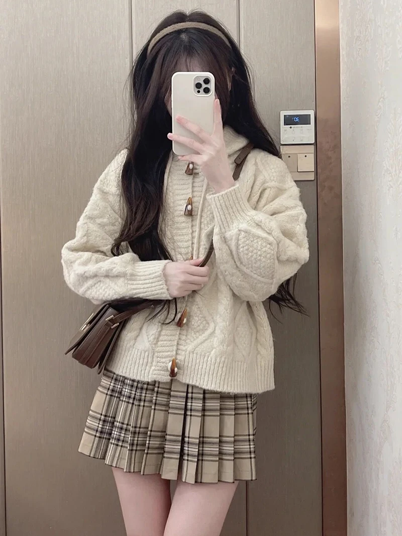 ニットカーディガン 女性 秋冬 ゆったり 使いやすい どんな色がおすすめか