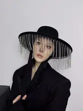 ゴシックスタイルの水晶飾り付きウールフェルト帽子【広めのつば・女性用・遮光効果】