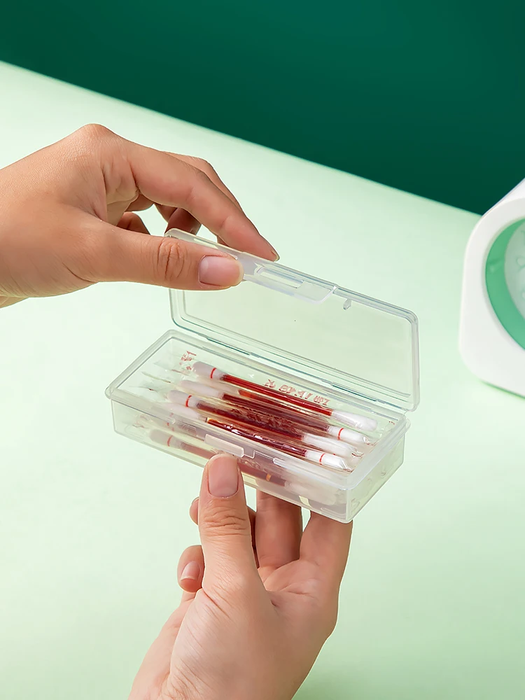 携帯用小物収納ボックス：絆創膏やリップブラシも収納可能