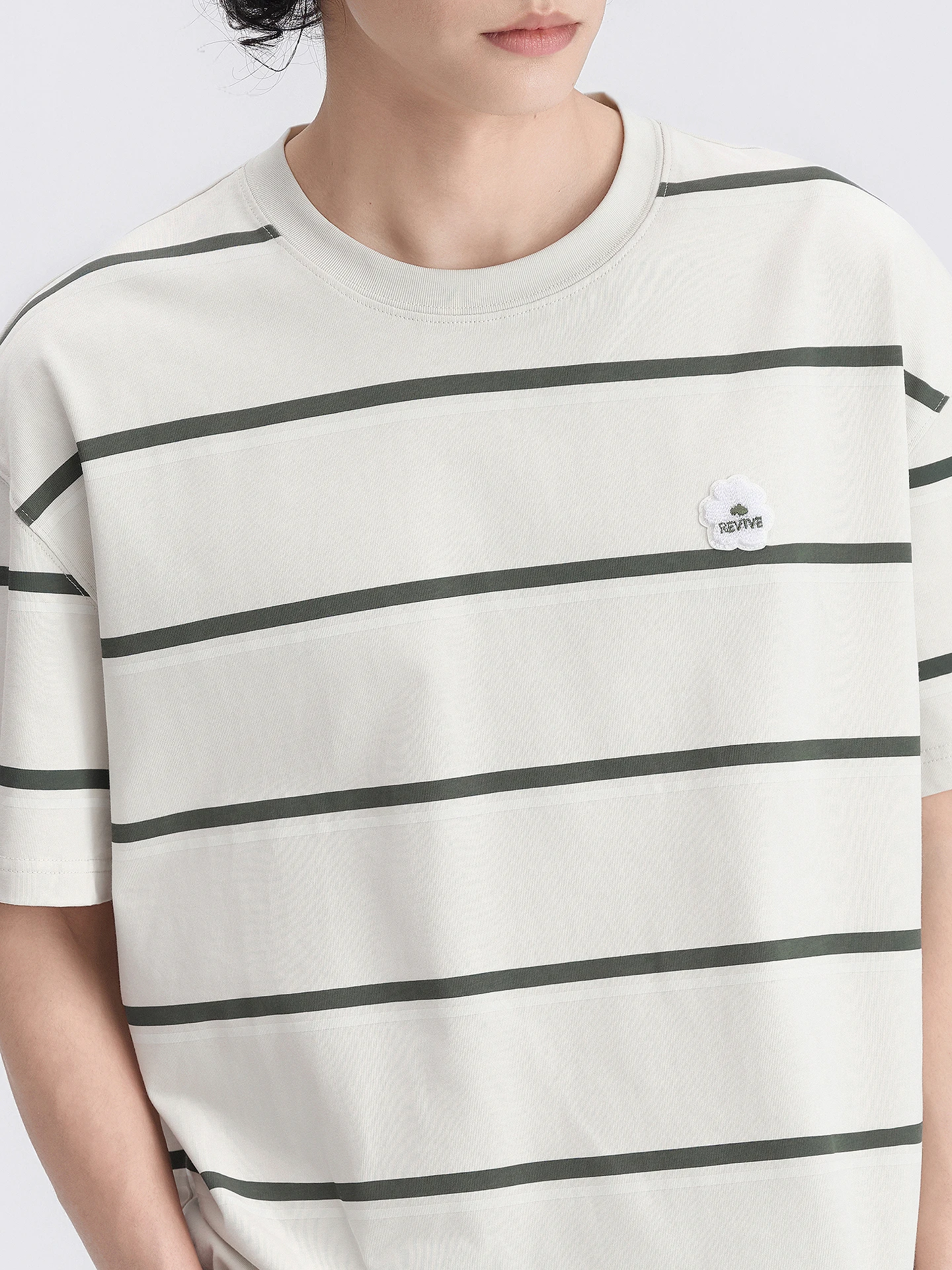 ストライプ柄 メンズTシャツはどう選ぶ？実際の使い方と人気ブランドの違いを解説