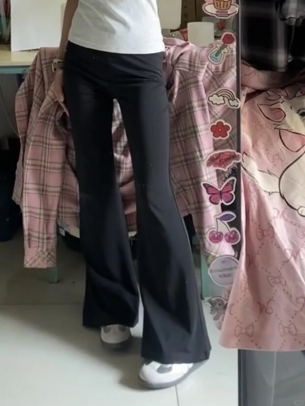 フレアパンツが似合わない…骨格に合わせた選び方は？