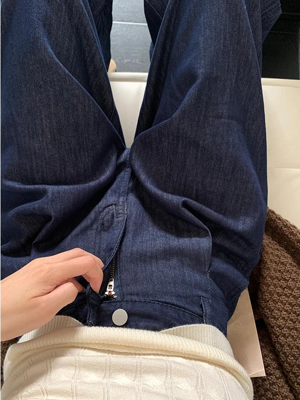40代のカジュアルコーデにぴったり？深藍色ワイドレッグパンツの着こなしのコツとは？
