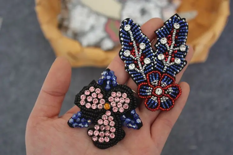 ブローチに手作りの花を飾るって、どうやって始めるの？