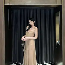 魅力的なオフショルダーメッシュドレス【高級感のあるロングスカート・セクシーな背中見せ】