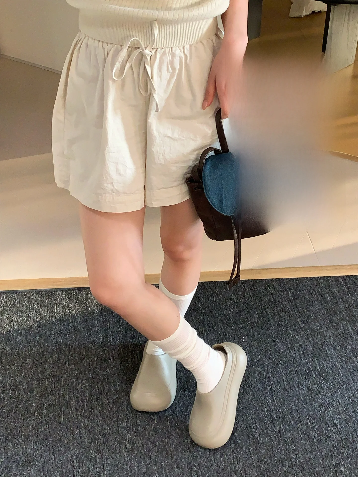 細ストライプの防水サンダル：春  夏に使える厚底で雨の日も安心な通勤・レジャー対応モデル