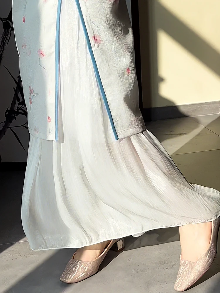 垢抜け服とは何か？優雅な白色の打底パンツが教えてくれた、日常の「垢抜け」の本質とは