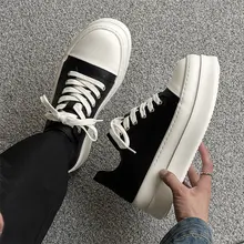厚底デザインの黒いカジュアルシューズ【男女兼用・デザート風・通勤用】（セットアップ対応）