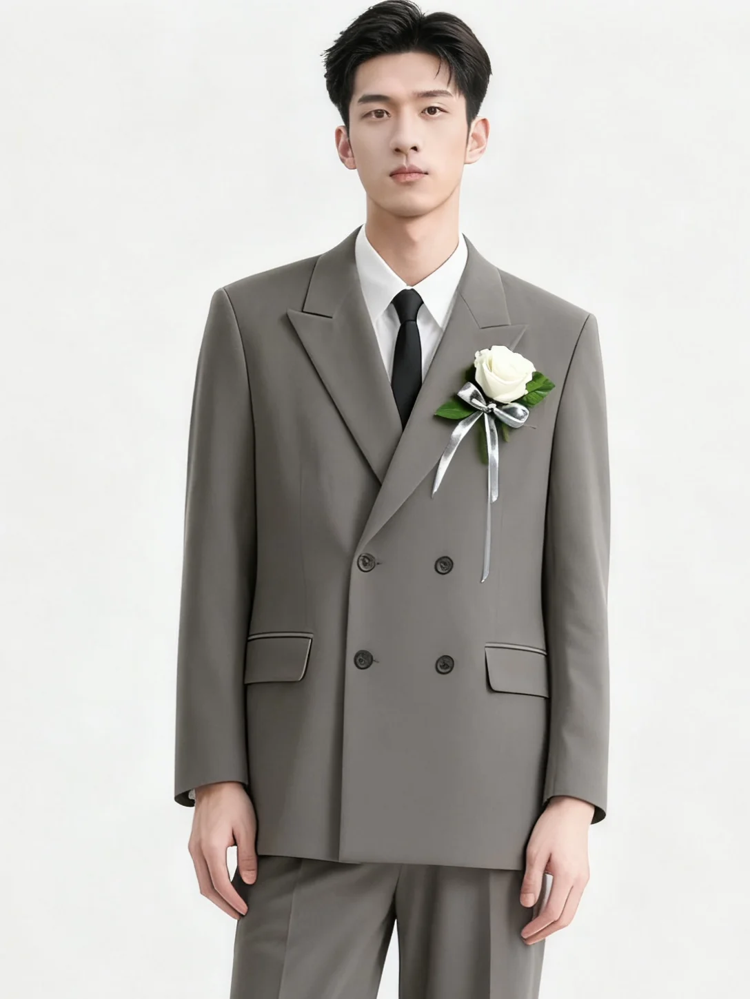 結婚式メンズカジュアルスーツ：ダブルブレストの洗練された新郎用セットアップ