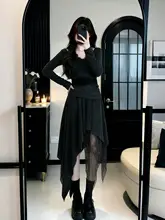 大きいサイズのデザイン感あふれるレースネックトップスとアシンメトリースカート【秋用・女性用】（セットアップ対応）