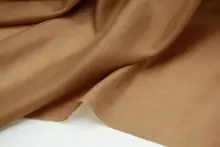 極上の柔らかさのキャラメルブラウン超薄手テンセルリネン混合生地【シャツ・漢服用】