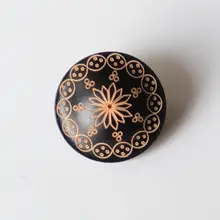 黒いドーム型木製ボタン【茶色い花柄・ドイツ製・20mm】