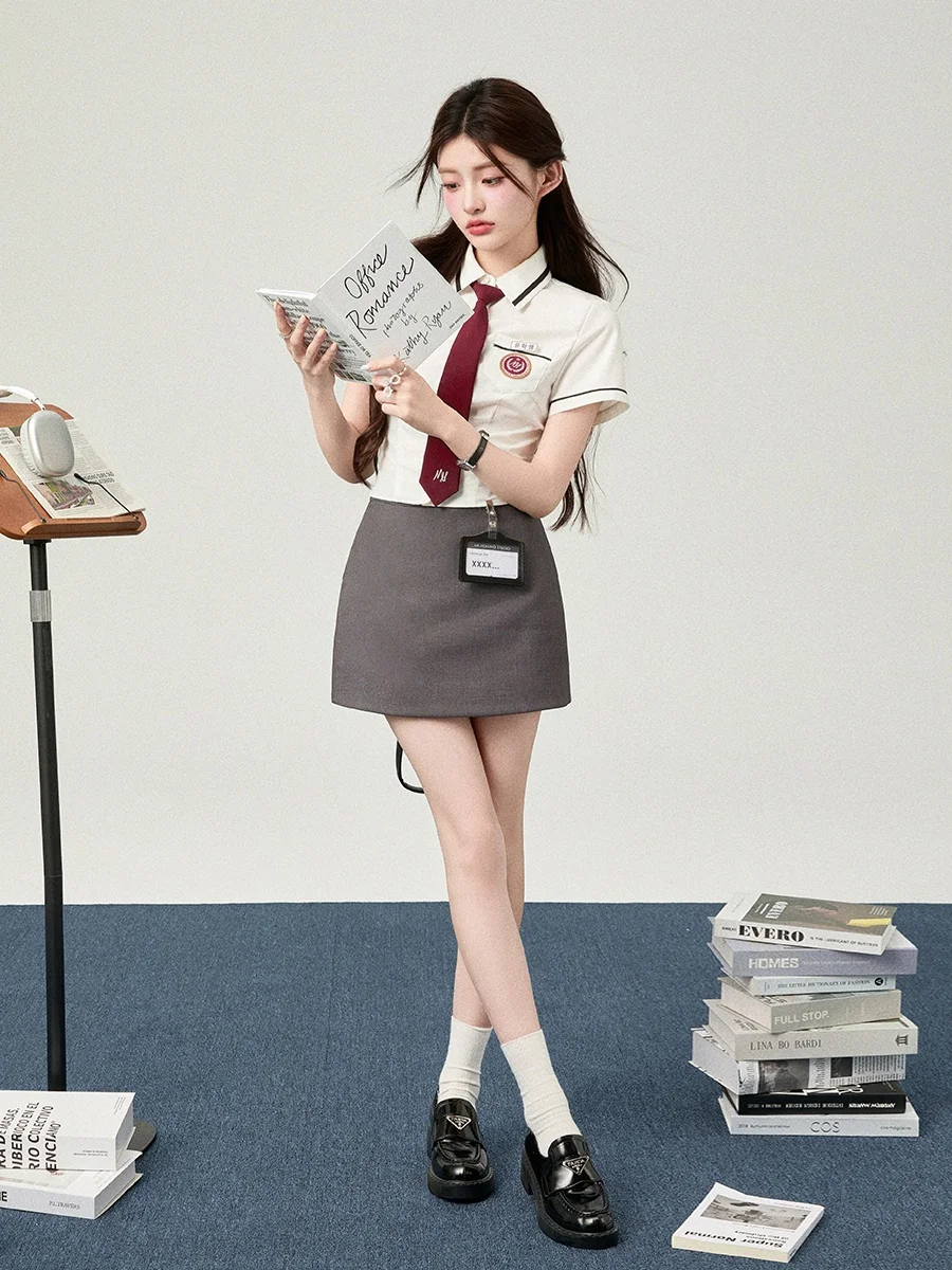 制服の定義とは何か？韓式風の短袖シャツが、日常の「着こなしの軸」になる理由は？