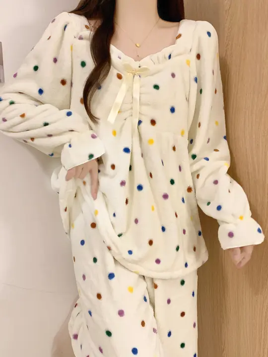 極上の柔らかさ！冬用コーラルフリースパジャマ【ドット柄・プリンセススタイル・長袖・ホームウェア】（セットアップ対応）
