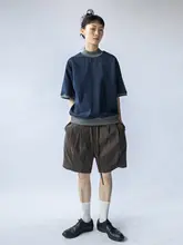 深いブラウンのストライプ柄 ハリ感のあるルーズフィットショートパンツ【ウエストゴム】
（セットアップ対応）