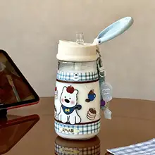 可愛い犬デザインのプラスチック水筒【携帯用・ストロー付き・簡単操作】