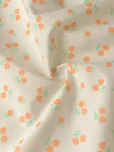 黄紫色のさくらんぼ柄のコットン生地【手作り・洋服・テーブルクロス・DIY用】