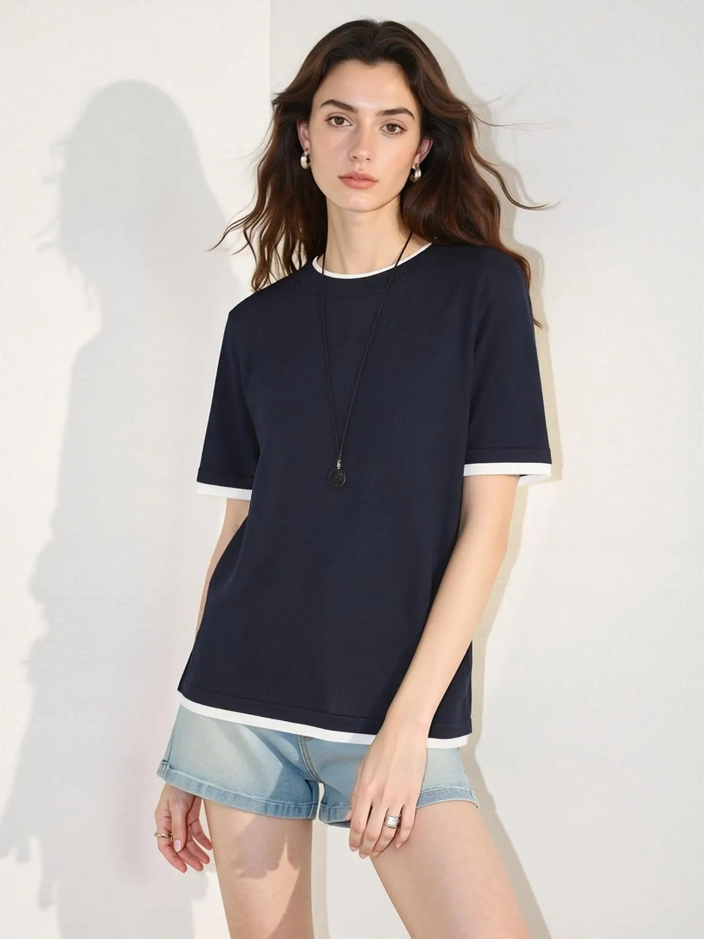 通勤の疲れを癒す、デザイン性のあるTシャツはどこにいるの？