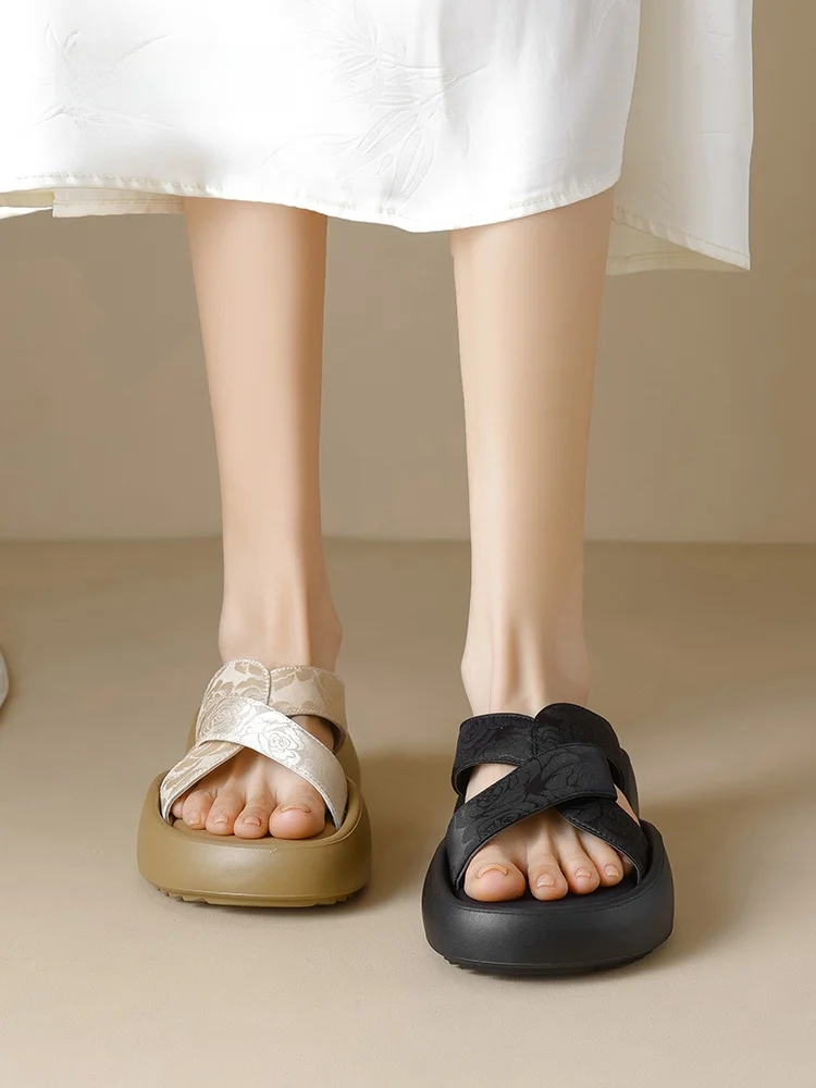 クッション性の高いサンダル レディースは、本当に「疲れない」の？
