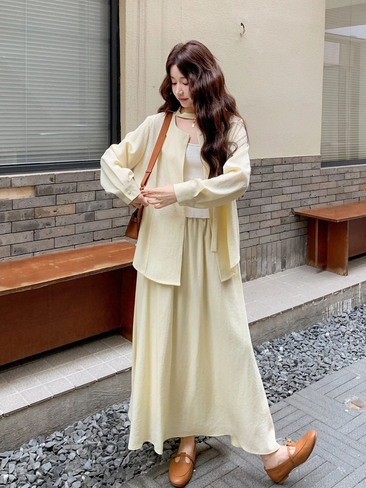 春のサロペットコーデは、どうやって着るの？