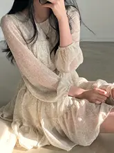 春の華やかさ漂う！フラワープリントのロングスリーブワンピース【ドローストリング付・エレガントデザイン・小柄向け】