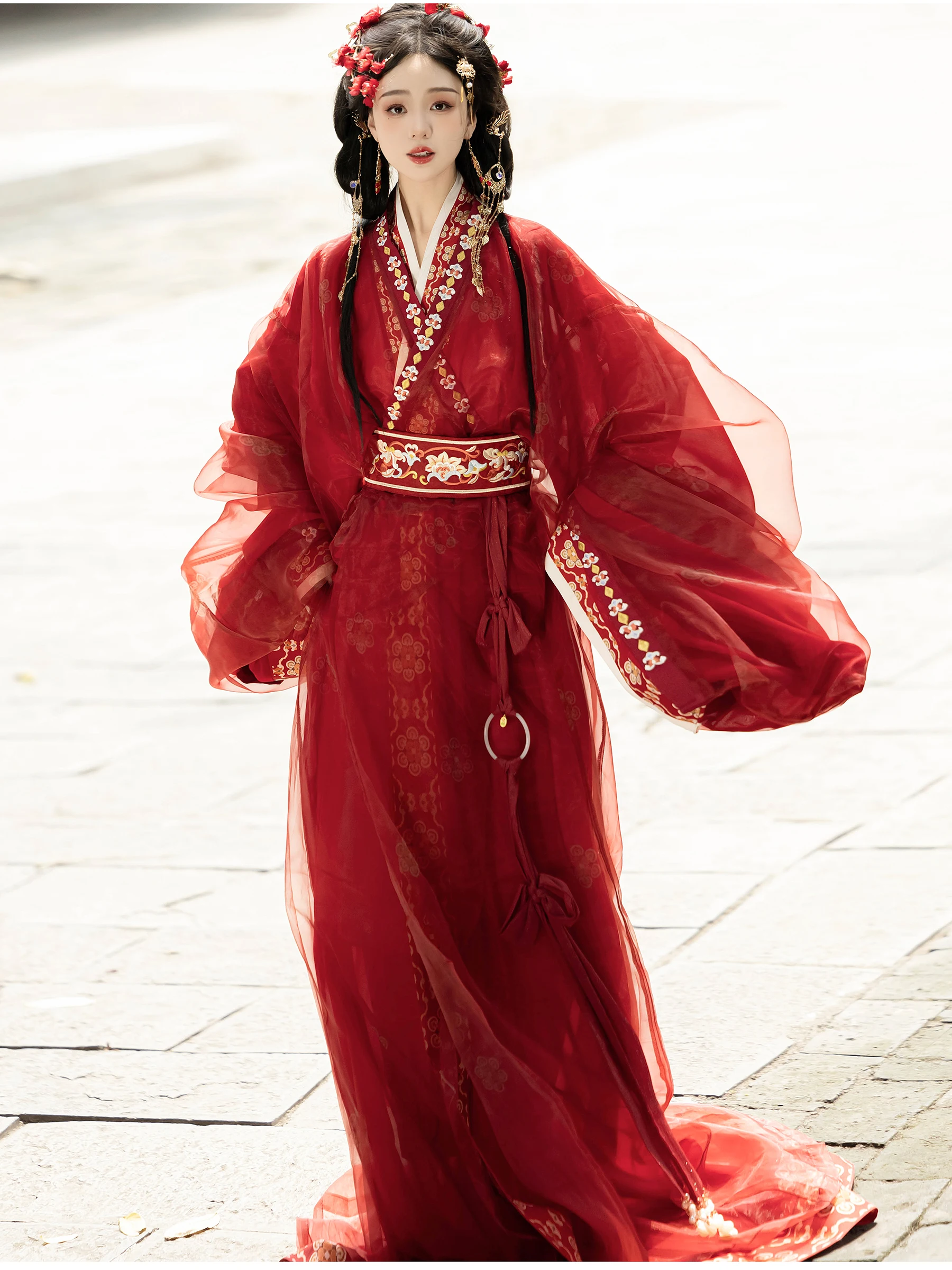 本格的な中国伝統衣装としての戦国風漢服：華やかなデザインの女性用春夏向けセットアップ