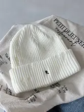 R字母デザインニット帽【男女兼用・秋冬用・穴あけ不要】