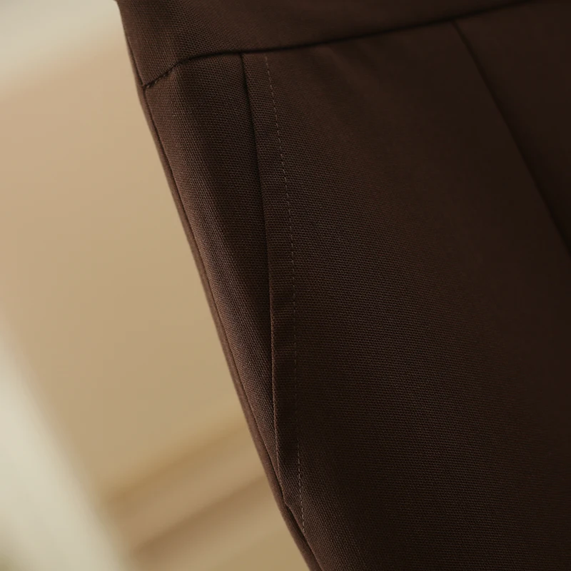 内定式服装で通勤に自信を持てる方法は？シンプルなストレートパンツが解決する3つの理由